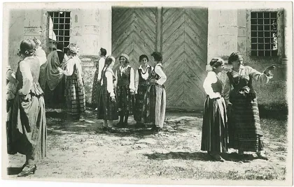 Ancient days in Merkinė, a woman and a man dressed up in Dzūkija national clothe, 1935