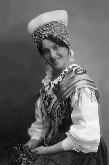 Avgust Berthold - Narodna noša, elementi starejše kmečke noše 19. stol, 1919