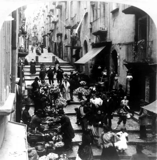 Flower sellers, Naples, 1902