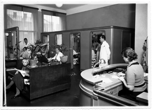 The office counter, Kaunas, 1937